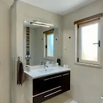 Sunshine - Private Pool - 8 Guests -